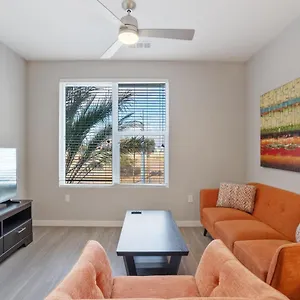 https://stay-gia-modern-2-bedroom-apartment-with-swimming-pool.scottsdalehotels.org