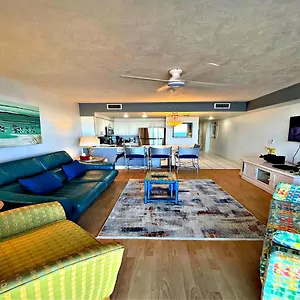 https://ocean-walk-resort-1007-daytona-beach.thedaytonabeachhotels.com